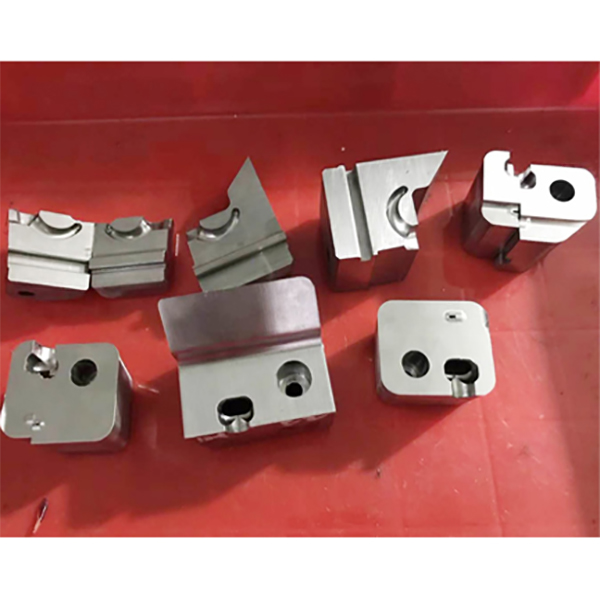 11Customized products of mould (oblique top block, row position, ox horn)